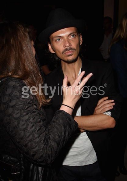 Nhiều sao đến xem buổi trình diễn của Burberry - 18