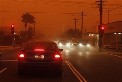 Sydney “nghẹt thở” trong bão bụi đỏ - 2