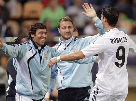 Raul, Ronaldo đi vào lịch sử Real Madrid - 1 Raul, Ronaldo đi vào lịch sử Real Madrid - 1