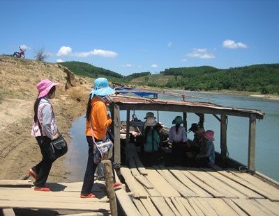 Những chuyến đò “phong phanh” - 1 Những chuyến đò “phong phanh” - 1