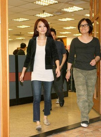 Trương Thiều Hàm nức nở khi nhắc tới mẹ ruột - 2