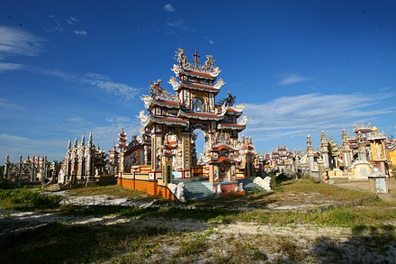 Nghĩa trang xa hoa bậc nhất miền Trung - 13