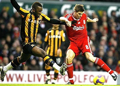 Liverpool, Arsenal trước những trận cầu “dễ thở” - 1