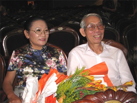 Thanh Lam bật khóc trong đêm nhạc tặng cha - 2 Thanh Lam bật khóc trong đêm nhạc tặng cha - 2