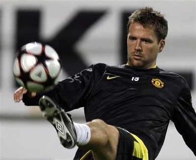 Carragher cảnh báo Michael Owen - 1 Carragher cảnh báo Michael Owen - 1