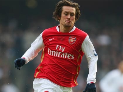 Liverpool, Arsenal trước những trận cầu “dễ thở” - 2