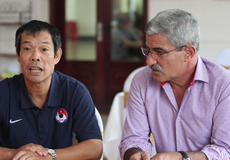 HLV Calisto: Đã đến lúc sàng lọc lực lượng đội tuyển U23 - 1 HLV Calisto: Đã đến lúc sàng lọc lực lượng đội tuyển U23 - 1