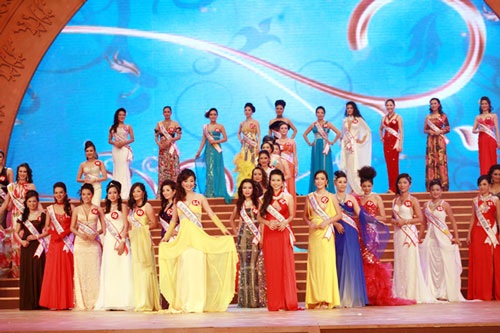 Hoàng Thị Yến bất ngờ đăng quang Hoa hậu quý bà  - 6