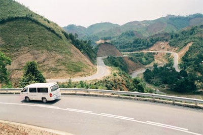 Có đến 818 điểm sụt trượt trên đường Hồ Chí Minh - 1