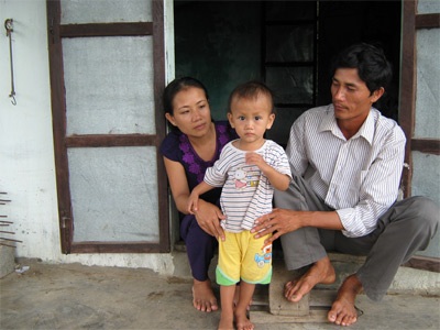 Bất lực trước căn bệnh hiểm nghèo của con thơ - 1