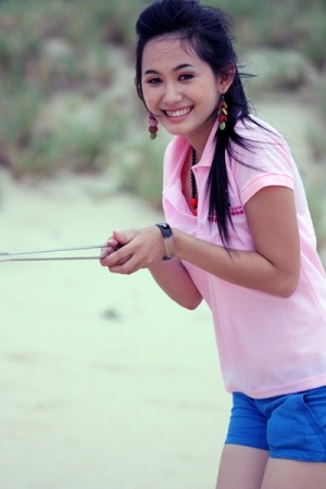 Miss teen má hồng, môi xinh rạng rỡ trước biển - 3 Miss teen má hồng, môi xinh rạng rỡ trước biển - 3