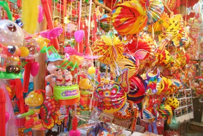 Rộn ràng những “phố trung thu” - 1 Rộn ràng những “phố trung thu” - 1
