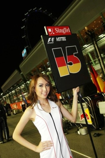 Kiều nữ trên đường đua đêm Singapore - 19