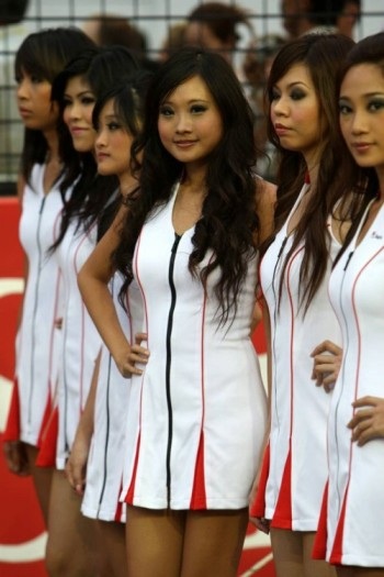 Kiều nữ trên đường đua đêm Singapore - 7