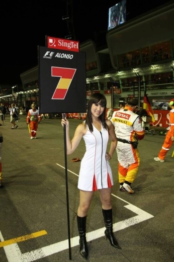 Kiều nữ trên đường đua đêm Singapore - 17