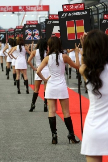 Kiều nữ trên đường đua đêm Singapore - 11