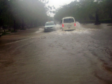 Chùm ảnh: Hiện trường nơi bão quét qua - 10