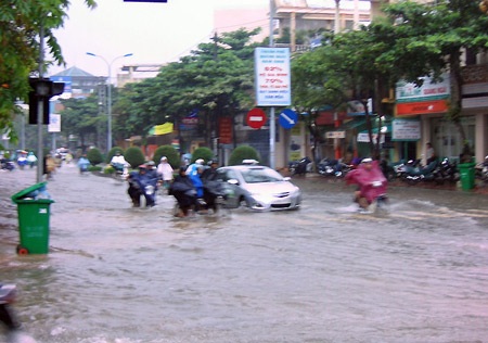 Chùm ảnh: Hiện trường nơi bão quét qua - 1