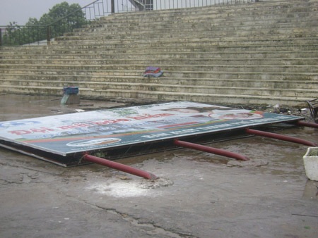 Chùm ảnh: Hiện trường nơi bão quét qua - 13