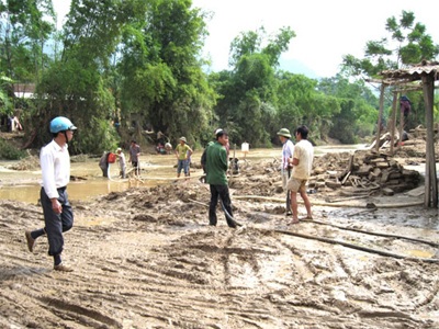 Mường Hạt xác xơ sau trận lũ kinh hoàng - 5