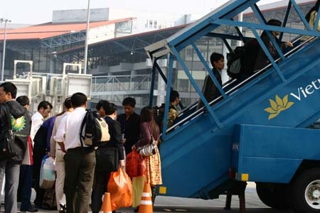 Hàng không tăng chuyến, chuyển miễn phí hàng cứu trợ bão - 1 Hàng không tăng chuyến, chuyển miễn phí hàng cứu trợ bão - 1