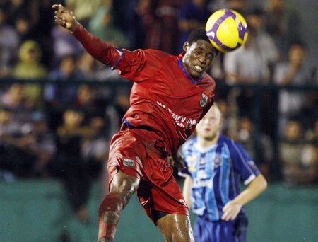 B. Bình Dương giành vé vào bán kết giải châu Á - 2