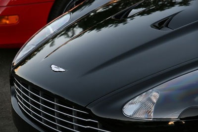 Aston Martin lâm nguy - 1