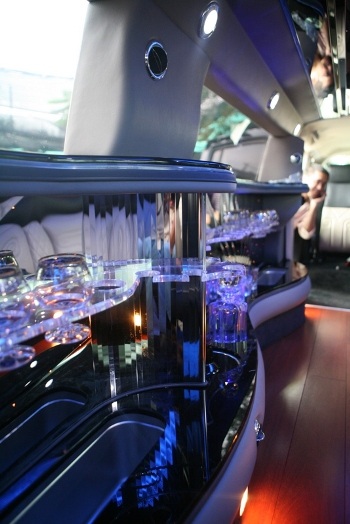 Hummer H3 Limo xuất hiện tại Hà Nội - 3