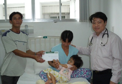 Ca phẫu thuật của cháu Bích Trâm đã thành công - 1 Ca phẫu thuật của cháu Bích Trâm đã thành công - 1