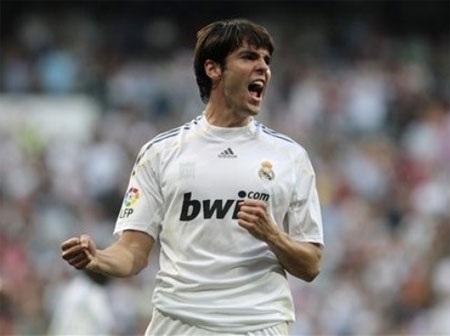 Kaka mừng vì… Milan bại trận - 1 Kaka mừng vì… Milan bại trận - 1