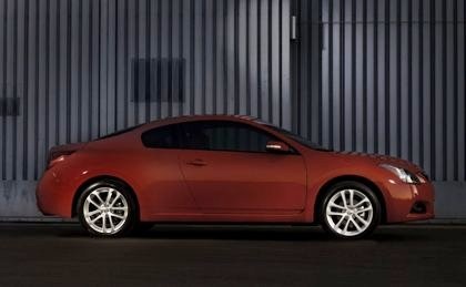 Nissan giới thiệu Altima Coupe phiên bản 2010 - 6 Nissan giới thiệu Altima Coupe phiên bản 2010 - 6