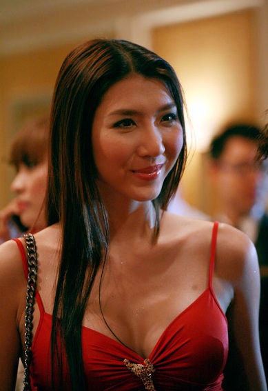 Gia đình Chi Bảo nổi bật trong bữa tiệc “đầy sao” - 10