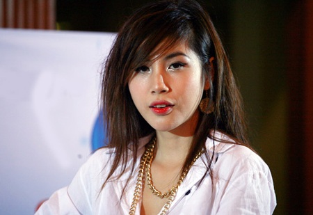 Gia đình Chi Bảo nổi bật trong bữa tiệc “đầy sao” - 13