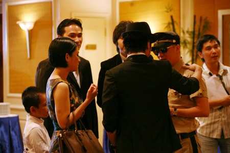 Gia đình Chi Bảo nổi bật trong bữa tiệc “đầy sao” - 2