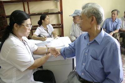 Dân số Việt Nam bắt đầu già hóa - 1 Dân số Việt Nam bắt đầu già hóa - 1