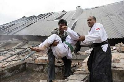 Indonesia lại rung chuyển bởi trận động đất thứ 2 - 2 Indonesia lại rung chuyển bởi trận động đất thứ 2 - 2