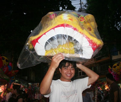 Giới trẻ Hà thành “nóng lòng” chờ Trung thu - 5 Giới trẻ Hà thành “nóng lòng” chờ Trung thu - 5