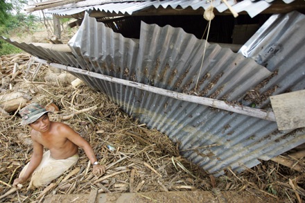 Chùm ảnh: Nơi cơn bão đi qua - 7