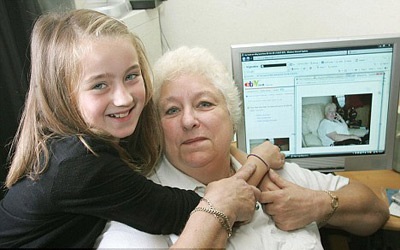 Xôn xao chuyện bé gái 10 tuổi rao bán bà trên mạng - 2