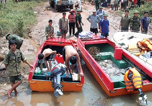 Giải cứu hàng ngàn người Campuchia mắc kẹt trong bão số 9 - 1