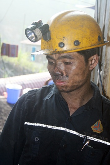 Nổ mìn để tiếp cận khu vực 4 công nhân bị kẹt - 4