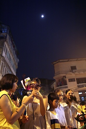 Ngắm trăng đêm Rằm - 11