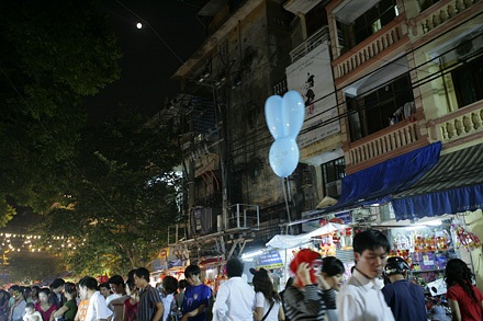 Ngắm trăng đêm Rằm - 3