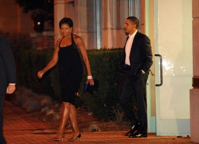 Vợ chồng Obama kỷ niệm 17 năm ngày cưới - 1