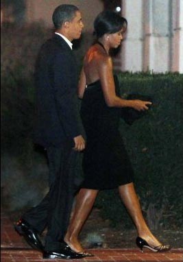 Vợ chồng Obama kỷ niệm 17 năm ngày cưới - 2