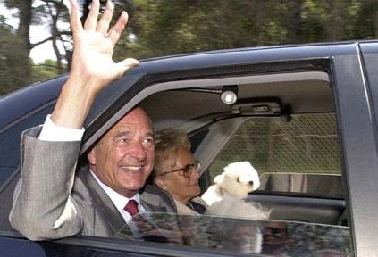 Cựu Tổng thống Pháp Chirac bị chó nhà tấn công - 1 Cựu Tổng thống Pháp Chirac bị chó nhà tấn công - 1