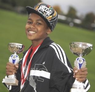 Cậu bé 14 tuổi nhảy hip hop “cực siêu” - 2 Cậu bé 14 tuổi nhảy hip hop “cực siêu” - 2