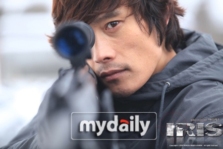 Hai mỹ nhân của “bom tấn” Iris “đọ” độ xinh đẹp - 20