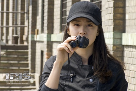 Hai mỹ nhân của “bom tấn” Iris “đọ” độ xinh đẹp - 21