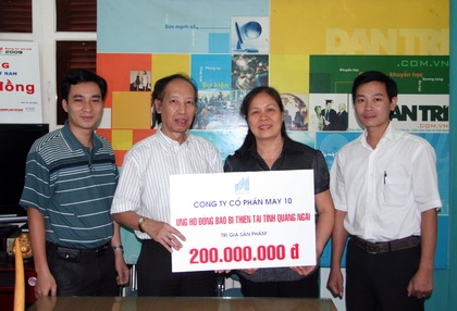 Công ty May 10 tặng quà 200 triệu đồng cho Quảng Ngãi - 1 Công ty May 10 tặng quà 200 triệu đồng cho Quảng Ngãi - 1
